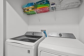 Amazing 4 Bedrooms Home With Pool Close to Disney