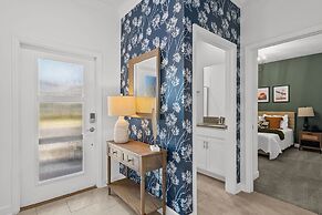 Amazing 4 Bedrooms Home With Pool Close to Disney