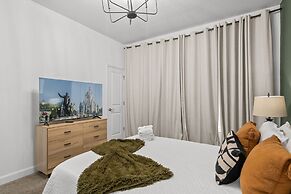 Amazing 4 Bedrooms Home With Pool Close to Disney