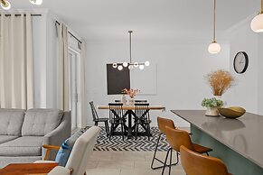 Amazing 4 Bedrooms Home With Pool Close to Disney