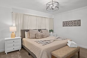 Amazing 4 Bedrooms Home With Pool Close to Disney