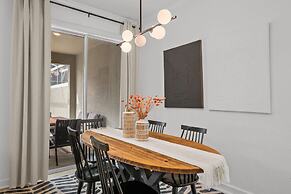 Amazing 4 Bedrooms Home With Pool Close to Disney