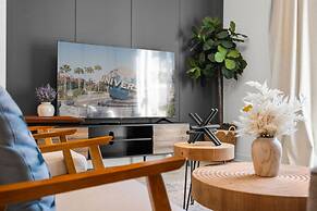 Amazing 4 Bedrooms Home With Pool Close to Disney