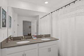 Amazing 4 Bedrooms Home With Pool Close to Disney