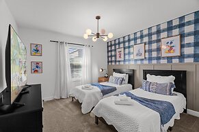 Amazing 4 Bedrooms Home With Pool Close to Disney