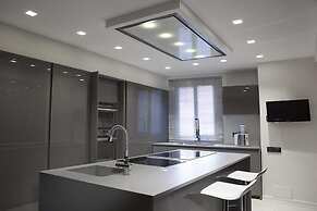 Crystal Skyline Neapolis