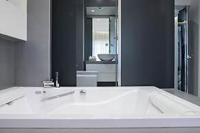 Crystal Skyline Neapolis