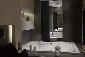 Crystal Skyline Neapolis