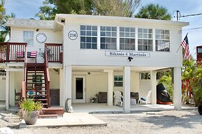 Bikinis & Martinis