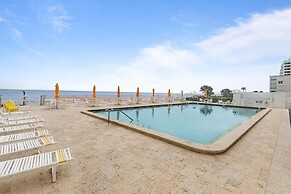 Smyrna Beach Club 818b