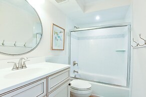 Sea Coast Gardens II 105