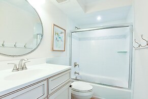 Sea Coast Gardens II 105