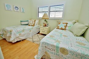 Sea Coast Gardens II 114