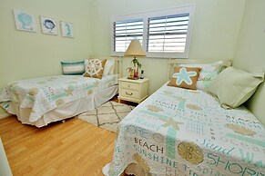 Sea Coast Gardens II 114