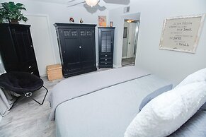 Sea Coast Gardens II 209