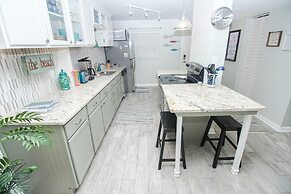 Sea Coast Gardens II 209