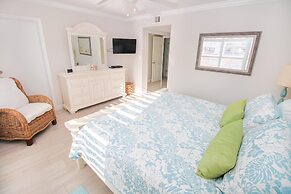 Sea Coast Gardens II 211