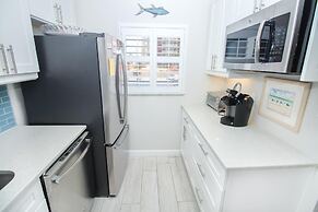 Sea Coast Gardens II 211