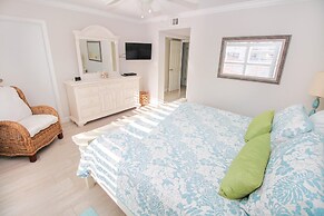 Sea Coast Gardens II 211