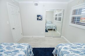 Sea Coast Gardens II 211