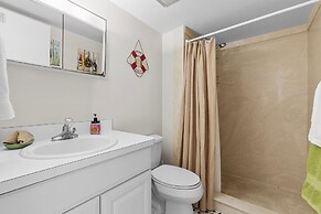 Sea Coast Gardens II 307