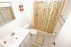 Sea Coast Gardens II 307