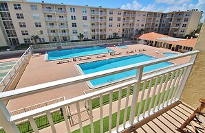 Sea Coast Gardens II 307