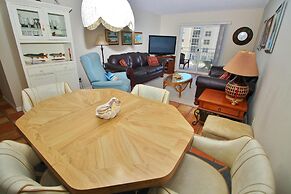 Sea Coast Gardens II 307