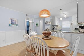 Sea Coast Gardens II 310