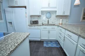 Sea Coast Gardens II 310