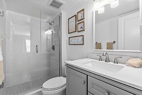 Sea Coast Gardens II 314