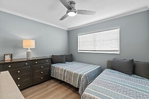 Sea Coast Gardens II 314