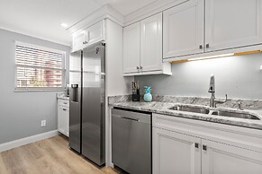 Sea Coast Gardens II 314