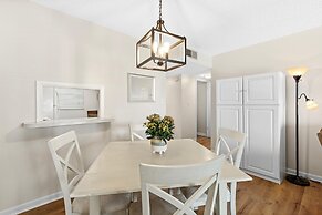 Sea Coast Gardens II 316