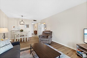 Sea Coast Gardens II 316