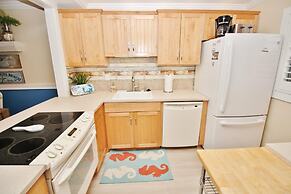 Sea Coast Gardens II 402