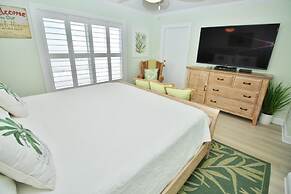 Sea Coast Gardens II 402