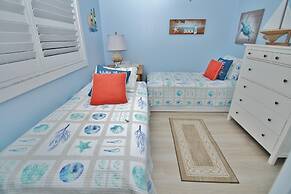 Sea Coast Gardens II 402