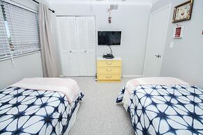 Sea Coast Gardens II 405