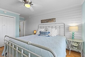 Sea Coast Gardens II 513