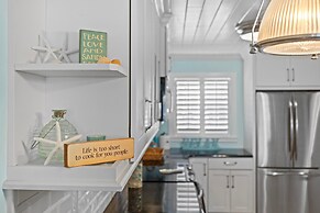 Sea Coast Gardens II 513