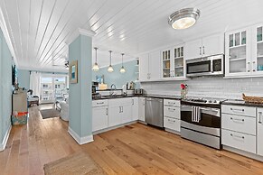 Sea Coast Gardens II 513