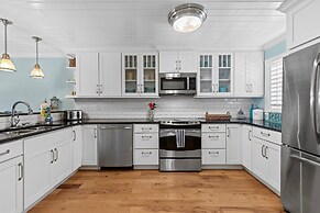 Sea Coast Gardens II 513