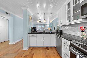 Sea Coast Gardens II 513