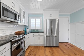 Sea Coast Gardens II 513