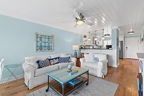 Sea Coast Gardens II 513