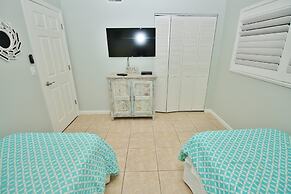 Sea Coast Gardens III 101