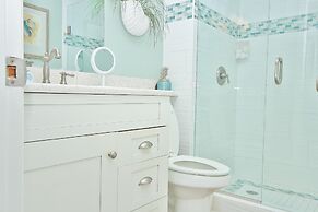 Sea Coast Gardens III 105