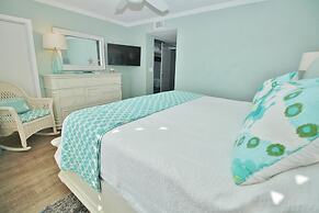 Sea Coast Gardens III 105