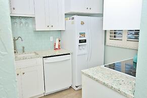 Sea Coast Gardens III 105